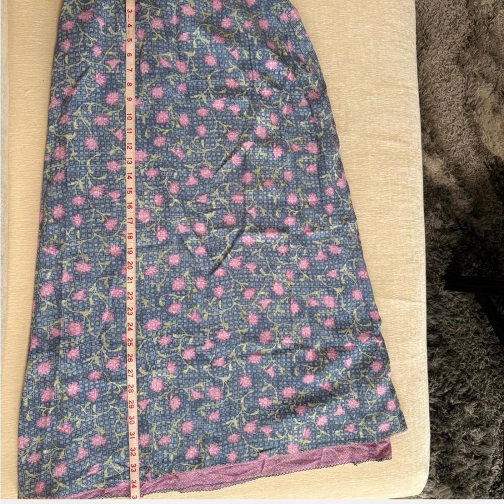 Vintage floral skirt in blue with lavender and green floral print - Picture 7 of 11